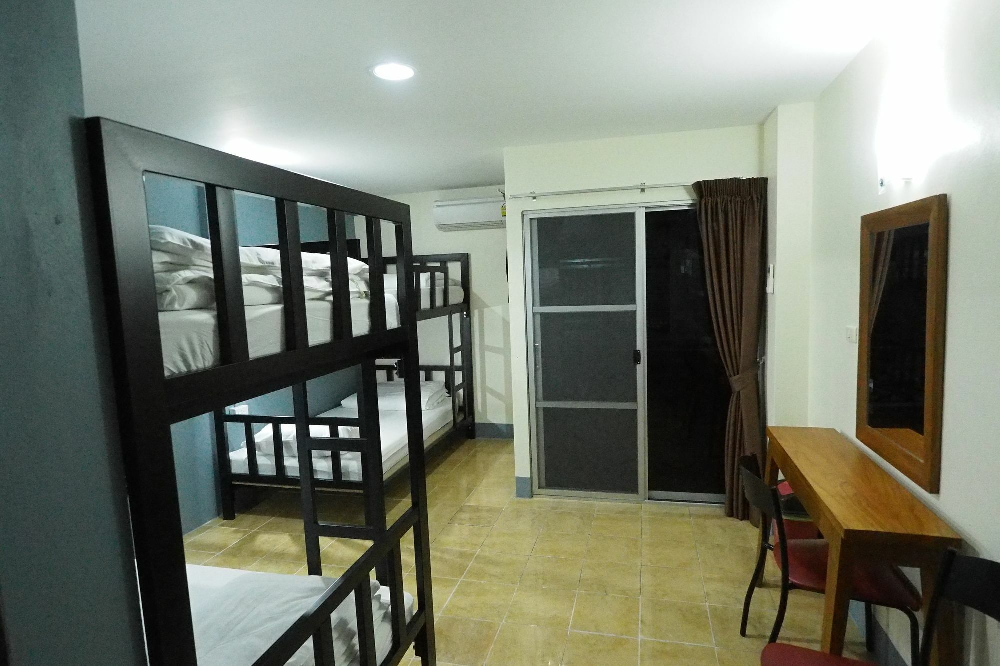 Just Sleep @Box Hostel Chiang Mai Luaran gambar